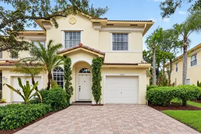 2820 SW 84th Ter #105, Miramar: photo 1 of 28