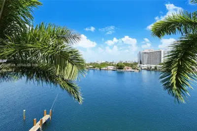 187/4 N Shore Dr #4, Miami Beach: photo 1 of 22