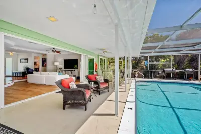 430 NE 43rd St, Boca Raton: photo 1 of 55