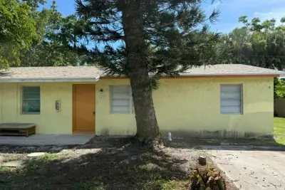 4935 Gulfstream Rd, Lake Worth: photo 1 of 12