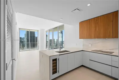 1400 Biscayne Blvd #3602, Miami: photo 1 of 45