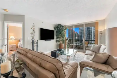 3600 Mystic Pointe Dr #903, Aventura: photo 1 of 15