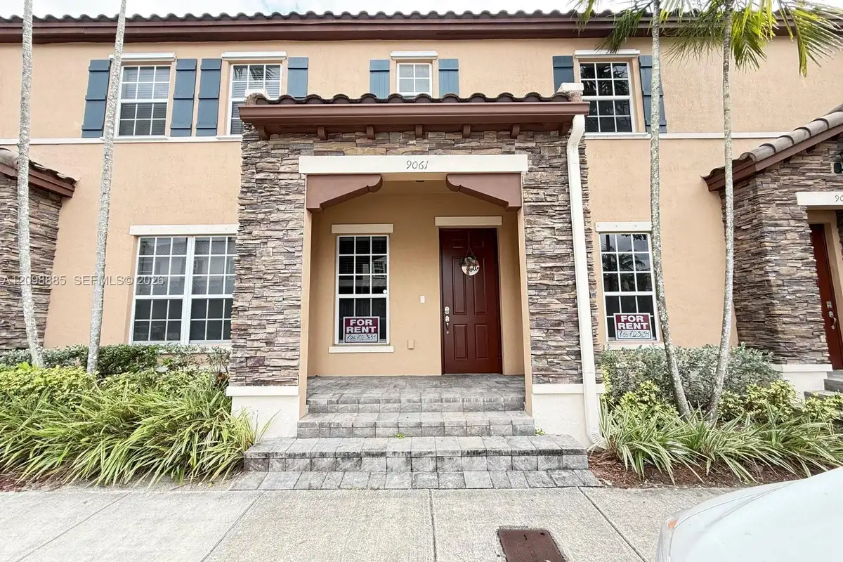 Townhouse in Miami: photo 1 of 20