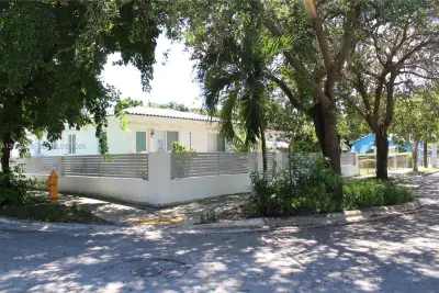 4141 NW 5th Ave, Miami: photo 1 of 26