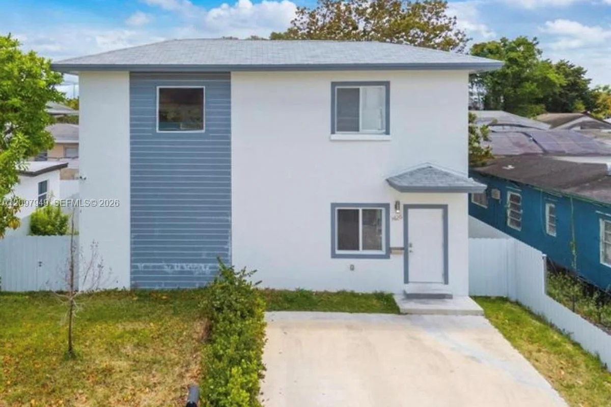 1426 NW 74th St, Miami: photo 1 of 20