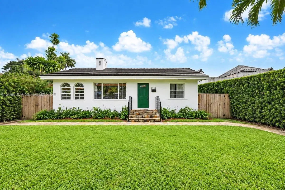 5850 SW 33rd St, Miami: photo 1 of 15