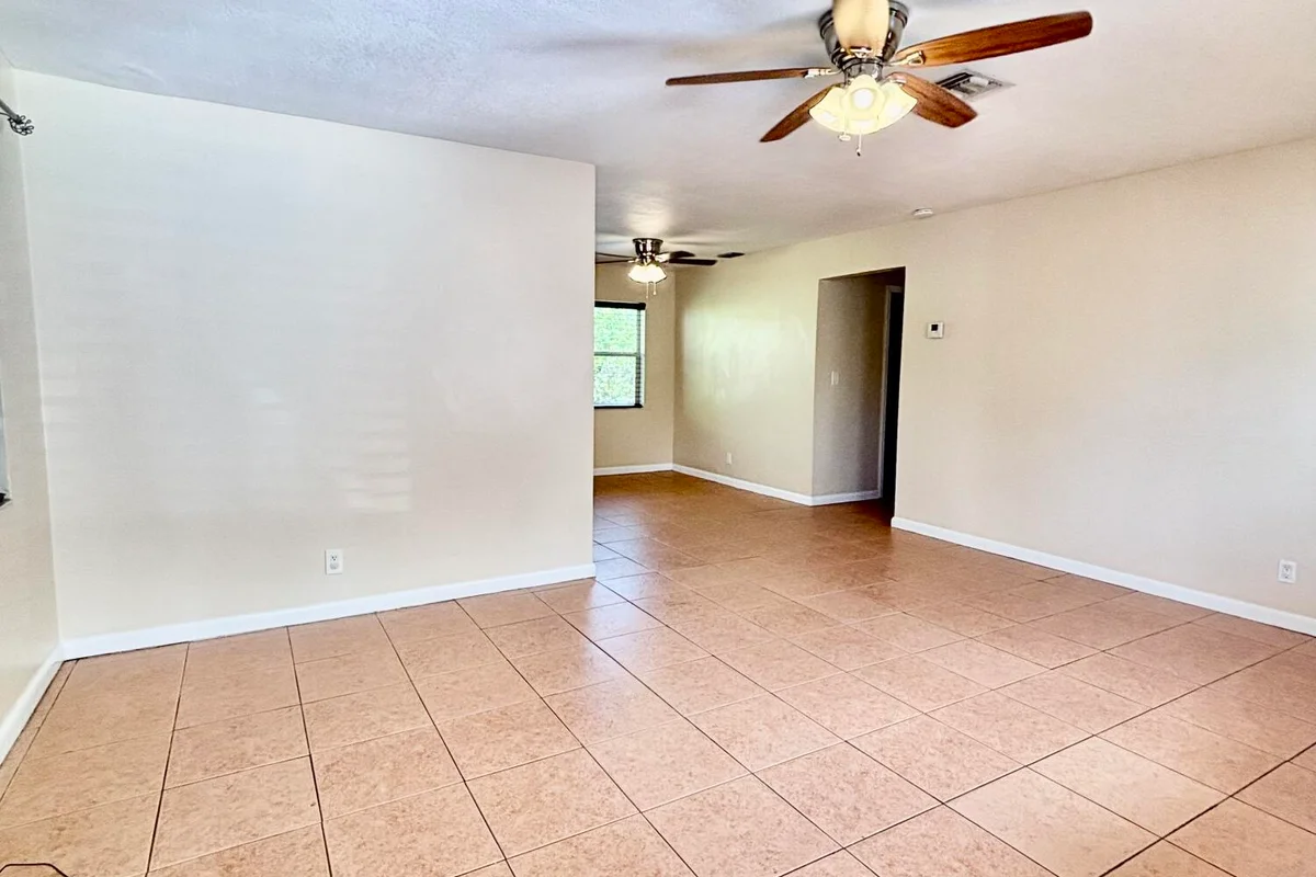 224 NE 19th Ave #1, Pompano Beach: photo 1 of 10