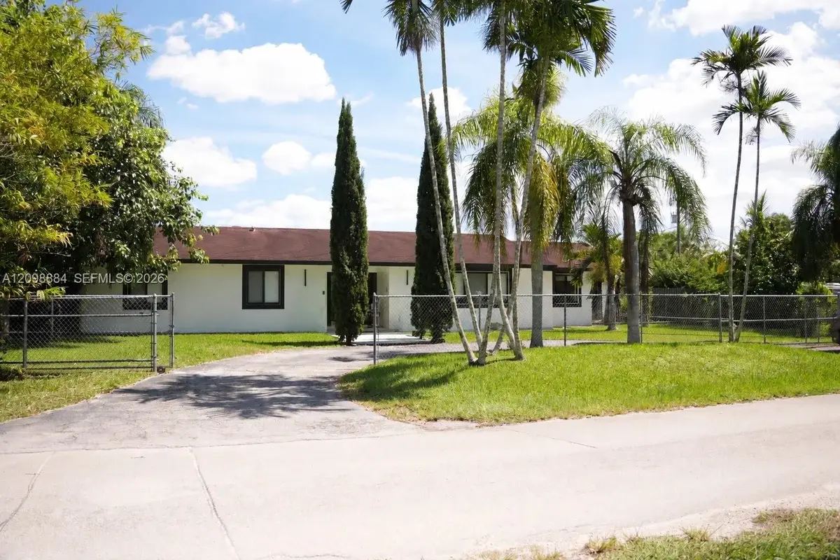 17475 SW 182nd Ave, Miami: photo 1 of 20