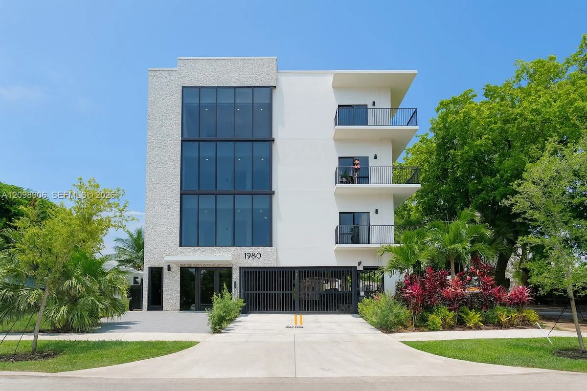 1950 Fletcher St #401, Hollywood: photo 1 of 15