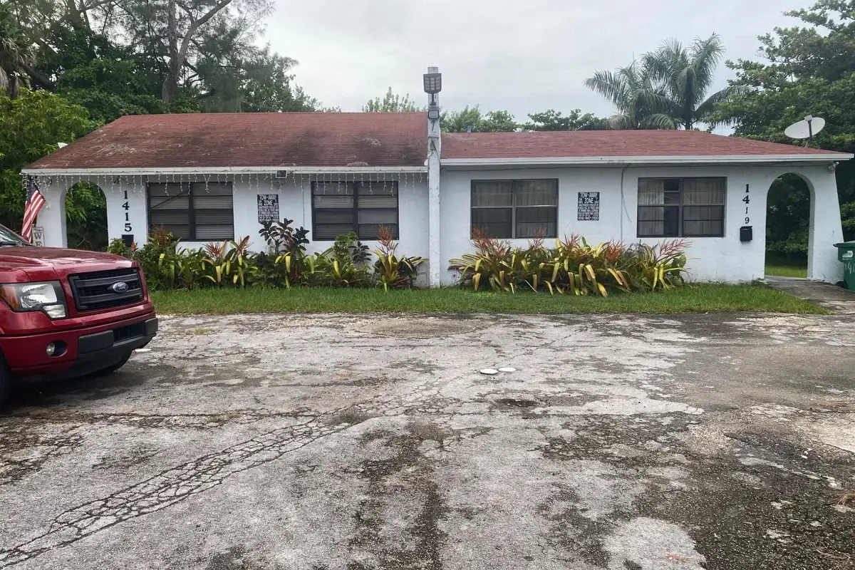 1417 NE 118th Ter, Miami: photo 1 of 21