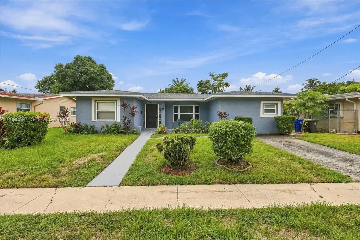 3476 NW 23rd Ct, Lauderdale Lakes: photo 1 of 20