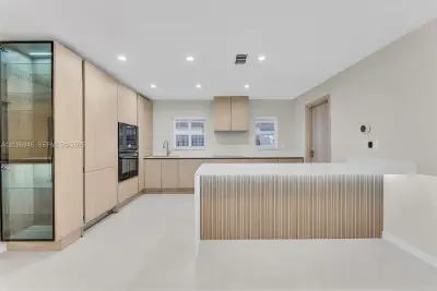 5419 NE 22nd Ave, Fort Lauderdale: photo 1 of 75