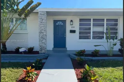 320 SW 7th Ct, Hallandale Beach: photo 1 of 5