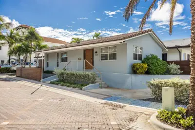 328 Missouri St, Hollywood: photo 1 of 20