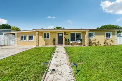 4495 NW 202nd St, Miami Gardens: photo 1 of 35