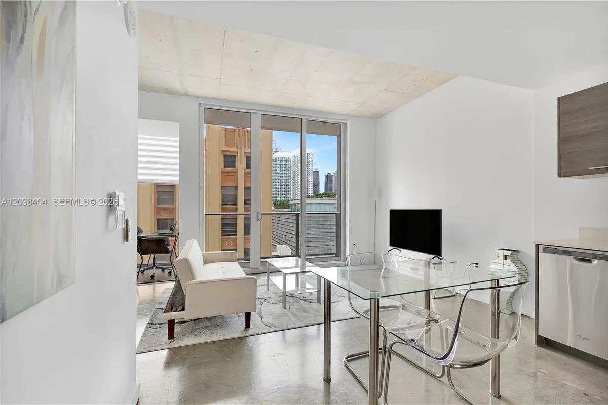 151 SE 1st St #1107, Miami: photo 1 of 22