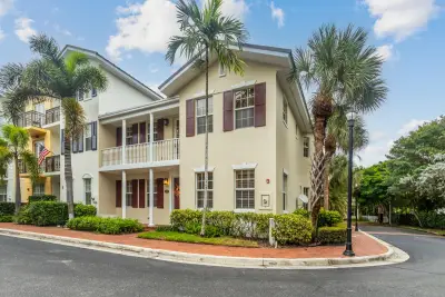 1059 W Heritage Club Cir, Delray Beach: photo 1 of 50