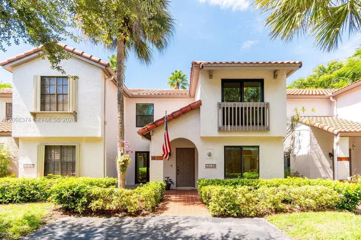 13153 SW 95th Ave, Miami: photo 1 of 46