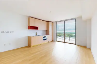 90 32nd St #922, Miami: photo 1 of 34