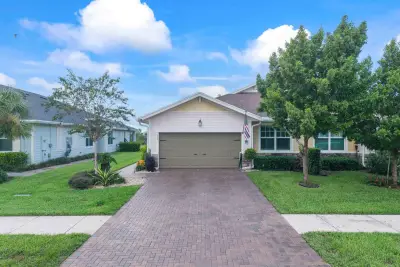 1321 Haywagon Trl, Loxahatchee: photo 1 of 61