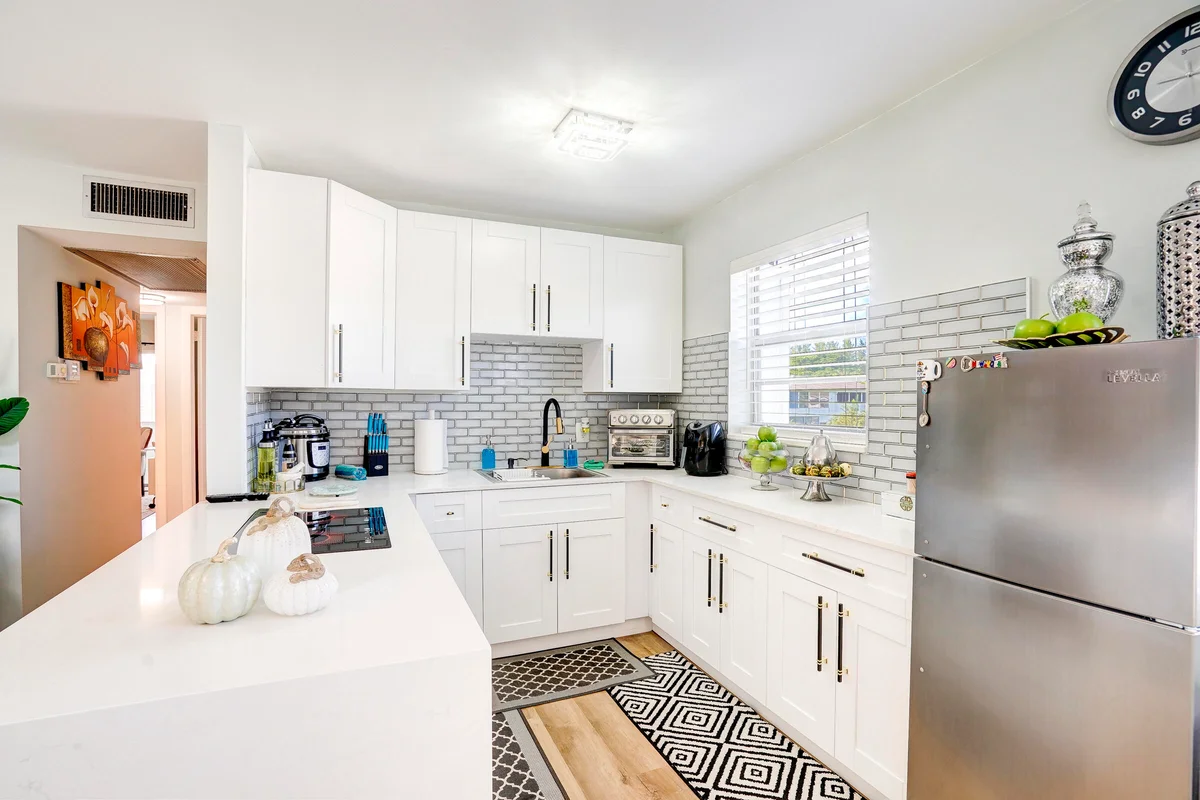 203 S Windsor I, West Palm Beach: photo 1 of 58