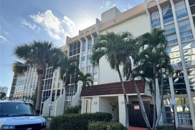 701 Three Islands Blvd #103, Hallandale Beach: photo 1 of 12