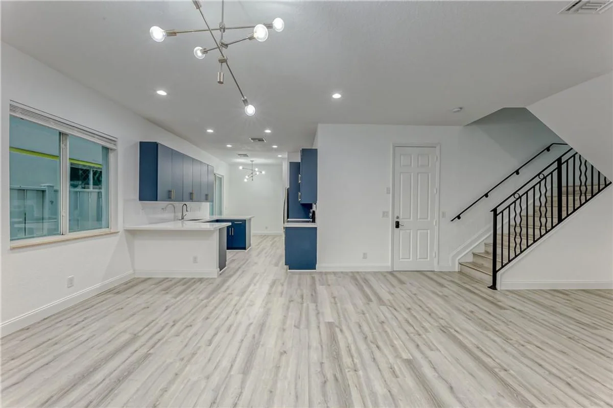 500 SW 4th Ave, Fort Lauderdale: photo 1 of 31
