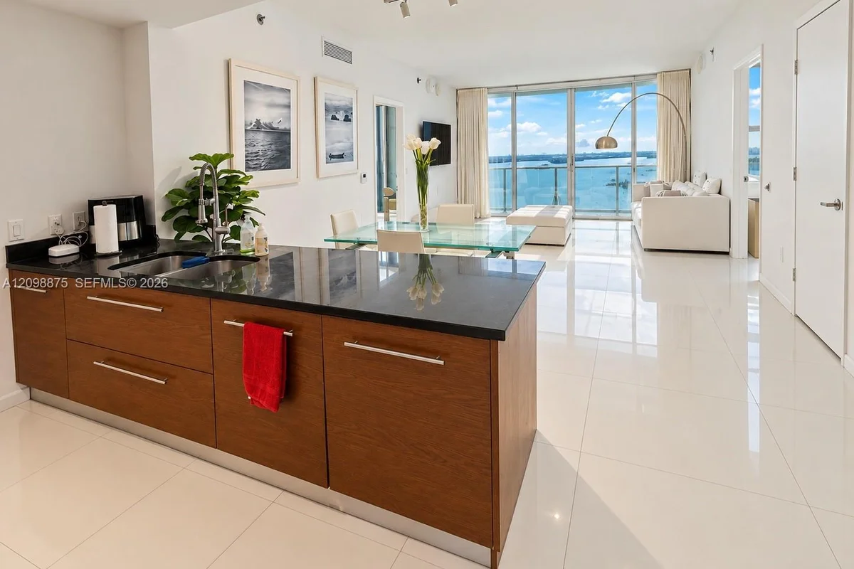 465 Brickell Ave #5105, Miami: photo 1 of 4