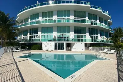2000 Bay Dr #203, Miami Beach: photo 1 of 30