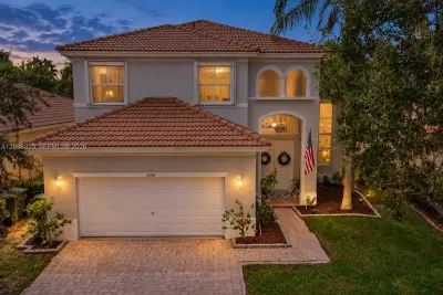 3742 NE 13th St, Homestead: photo 1 of 52