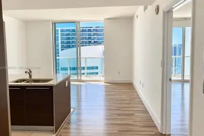 1900 N Bayshore Dr #3607, Miami: photo 1 of 5