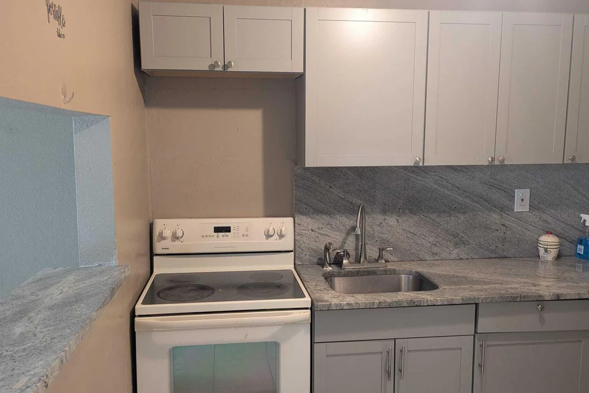 2670 NW 10th St #6, Pompano Beach: photo 1 of 6