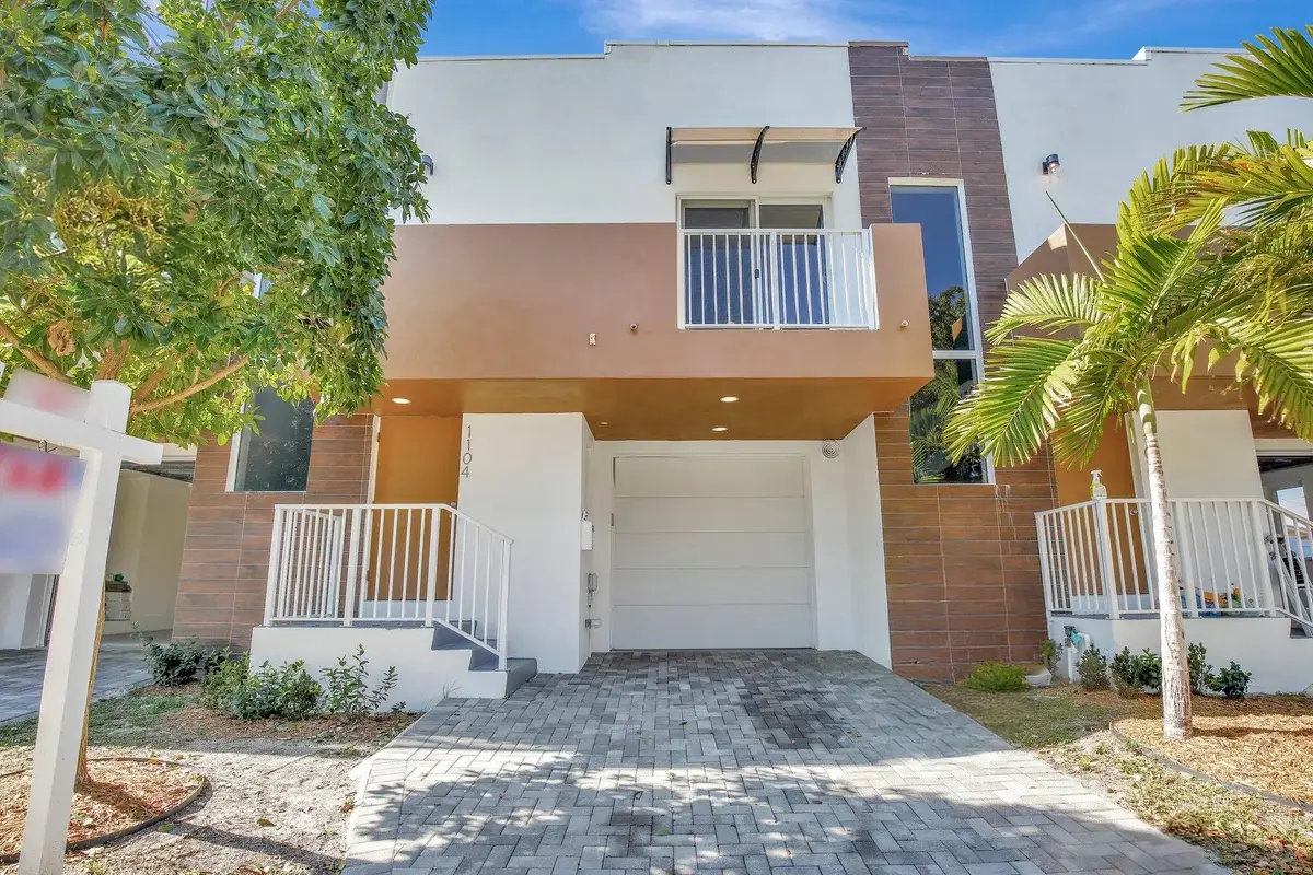 1108 S 20th Ave, Hollywood: photo 1 of 18