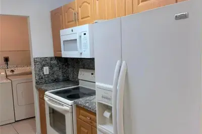 2870 NW 55th Ave #2B, Lauderhill: photo 1 of 13