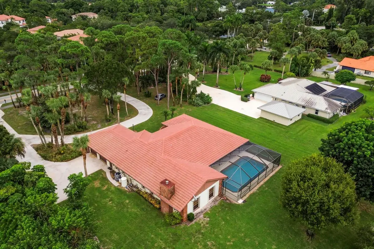 627 Marginal Rd, West Palm Beach: photo 1 of 48