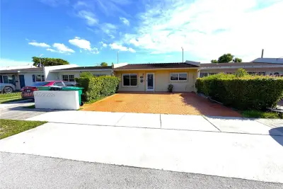 10110 SW 23rd Ter, Miami: photo 1 of 49