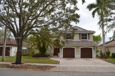 18808 NW 24th Pl, Pembroke Pines: photo 1 of 34