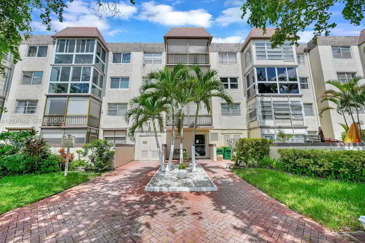 1681 NW 70th Ave #205, Plantation: photo 1 of 16