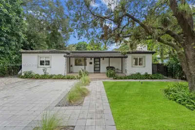 150 NW 99th St, Miami Shores: photo 1 of 20