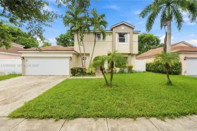 9600 Encino St, Miramar: photo 1 of 37