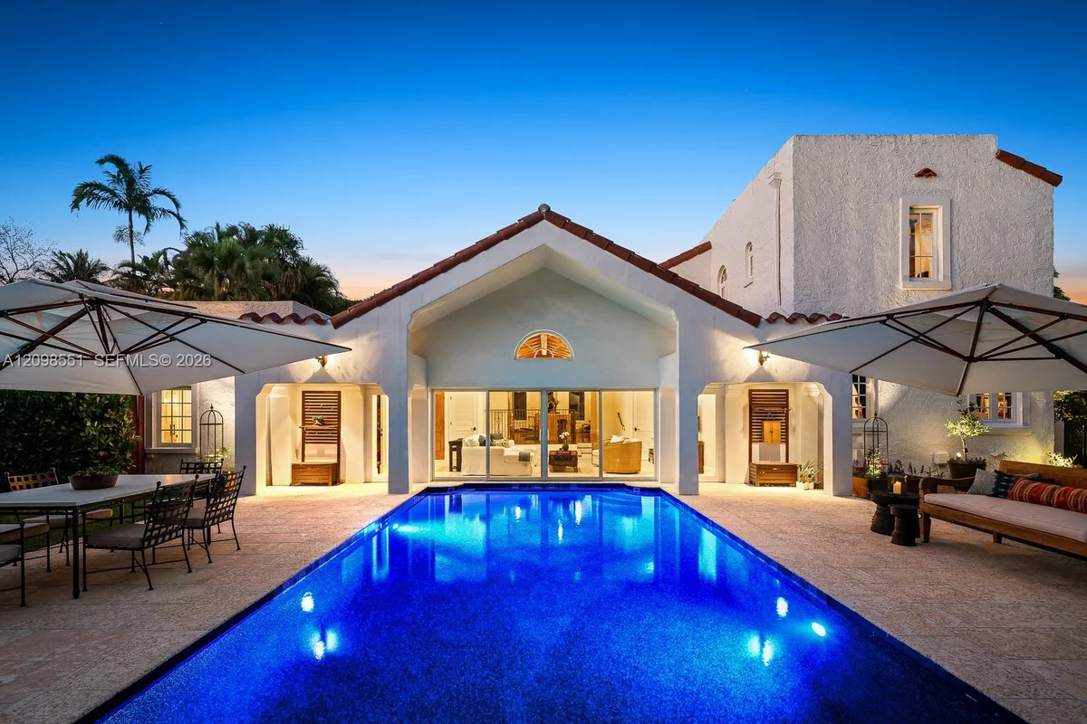 1234 S Greenway Dr, Coral Gables: photo 1 of 52