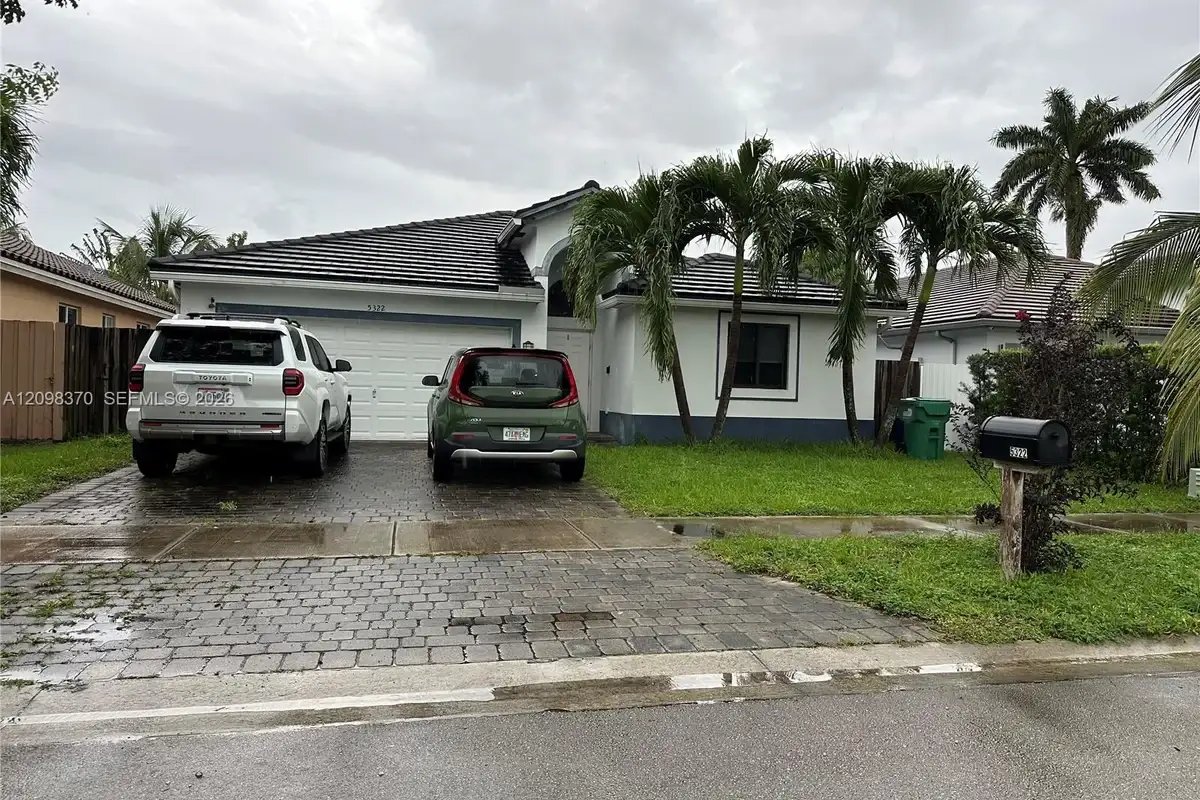 5322 SW 164 Pl, Miami: photo 1 of 10