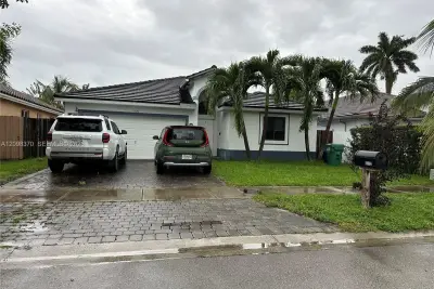 5322 SW 164 Pl, Miami: photo 1 of 10