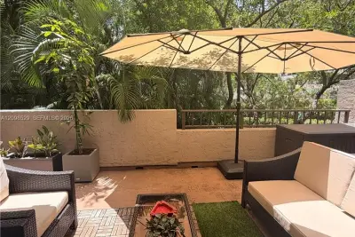 181 Crandon Blvd #109, Key Biscayne: photo 1 of 27