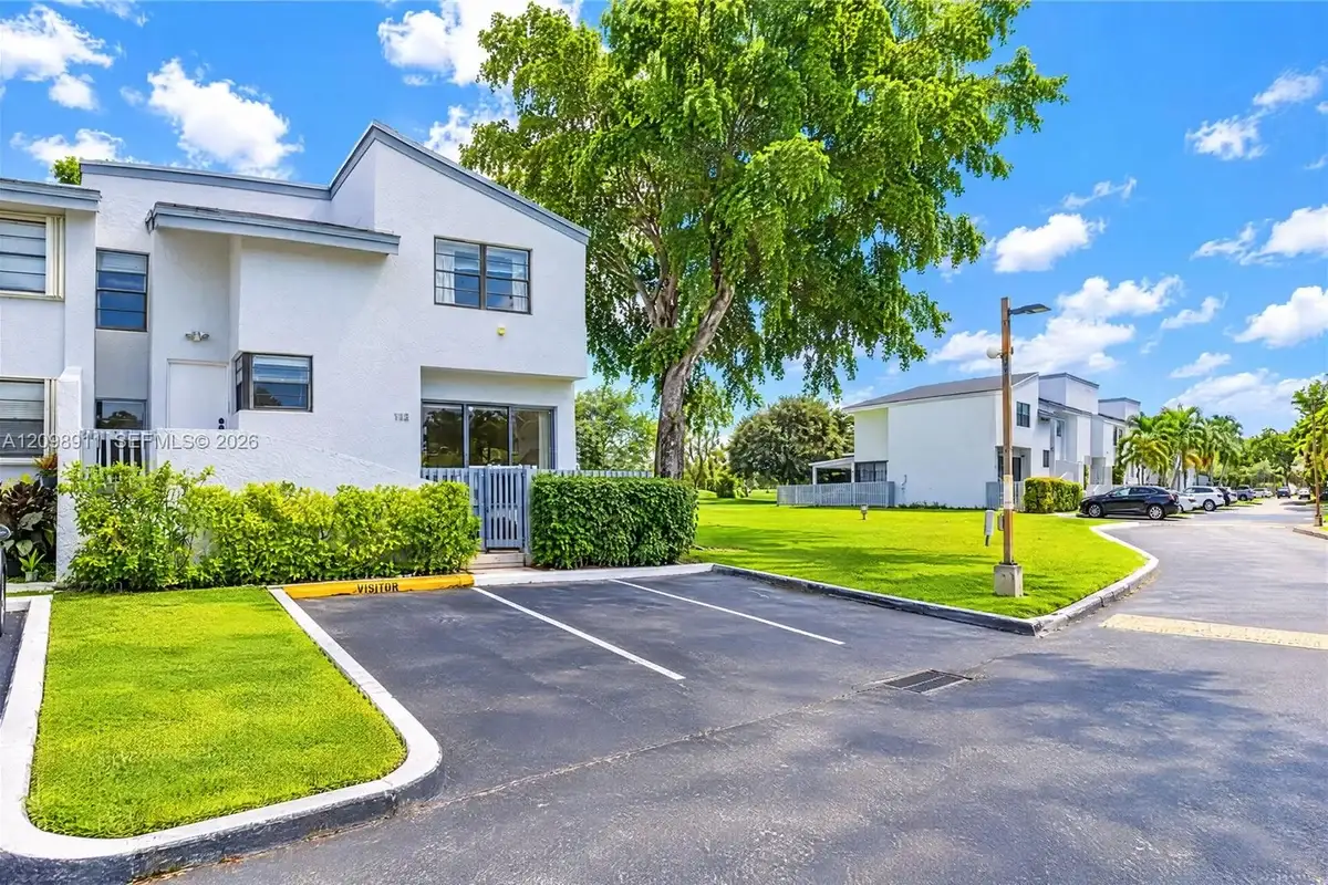 735 NW 105th Pl #C3, Miami: photo 1 of 28