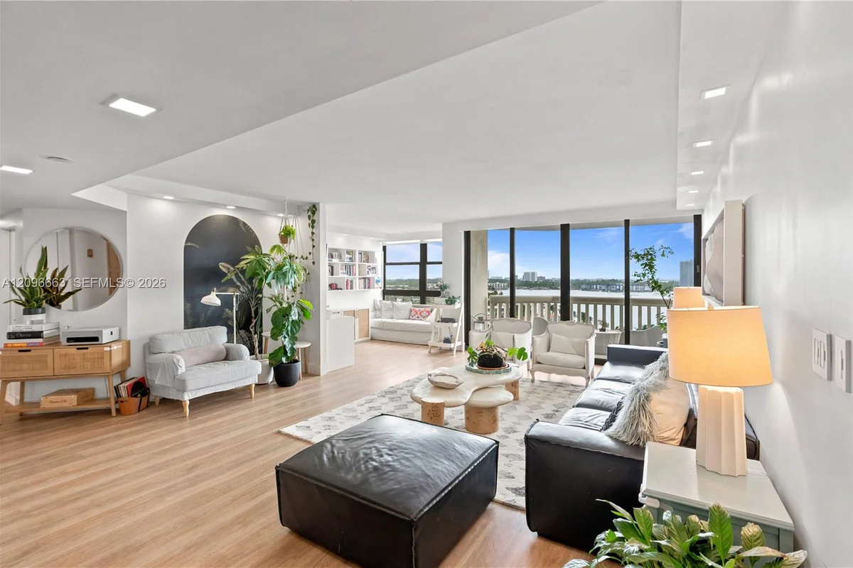 1000 E Island Blvd #1402, Aventura: photo 1 of 75