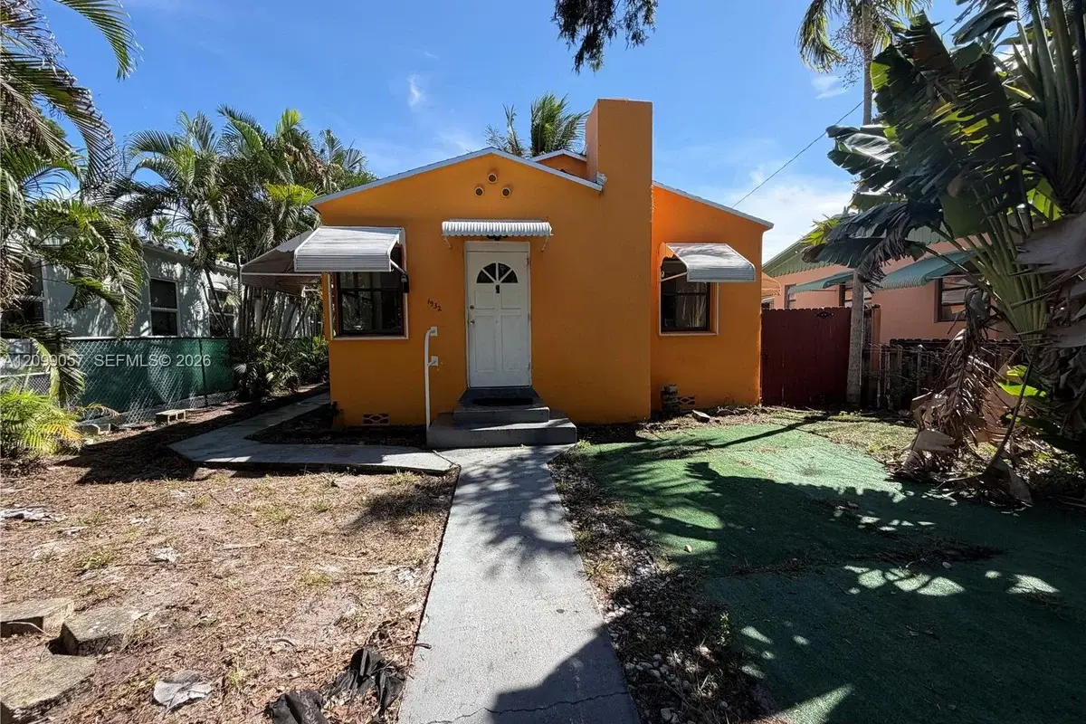1932 Adams St, Hollywood: photo 1 of 14