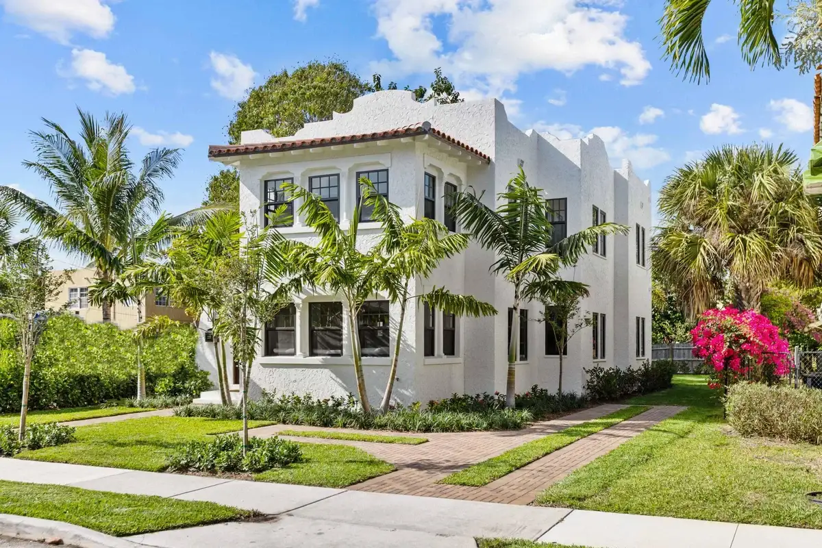 225 Monroe Dr, West Palm Beach: photo 1 of 23