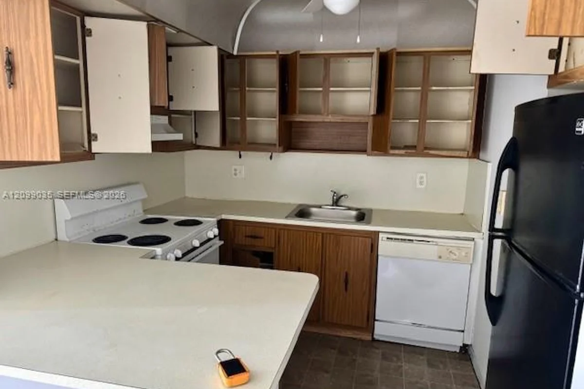 2029 NW 46th Ave #E406, Lauderhill: photo 1 of 19