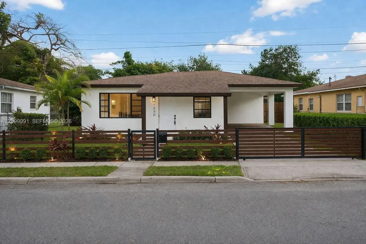 1950 NW 57th St, Miami: photo 1 of 12